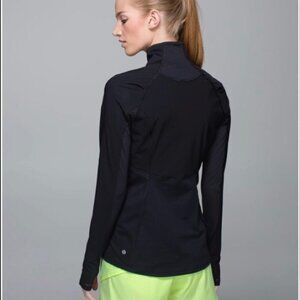 Lululemon Trail Bound 1/2 Zip Black Size 4